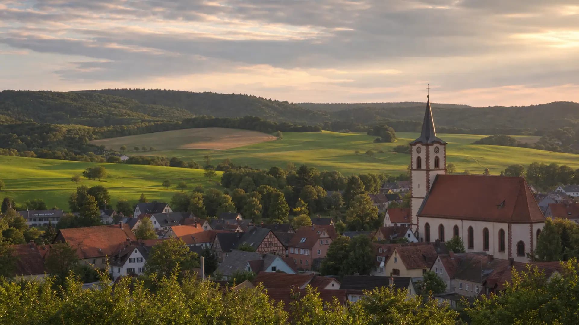 Burgthann fränkische Landschaft mit Kirche und roten Dächern